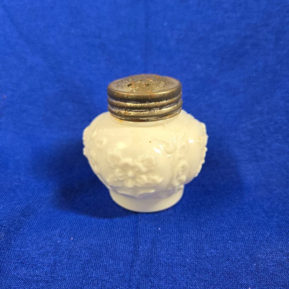 MILK GLASS POWDER JAR/SHAKER - Antique/Vintage